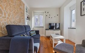 Quiet&Bright Apartment 16 by Lisbonne Collection